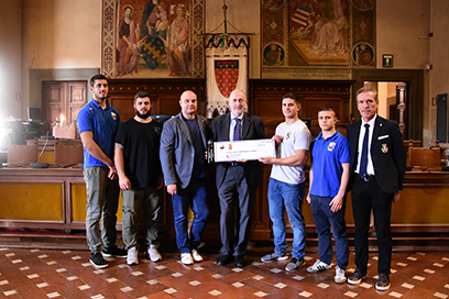 Cavalieri Union in meta per il sociale: consegnato l'assegno benefico ad AMI Prato 